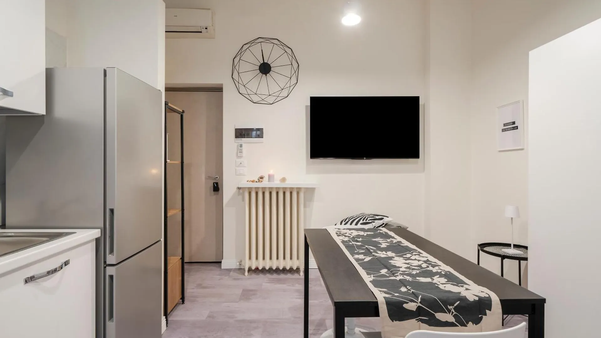 Loreto Prestige - Parking Free & Bulb Gym Milan 0*,